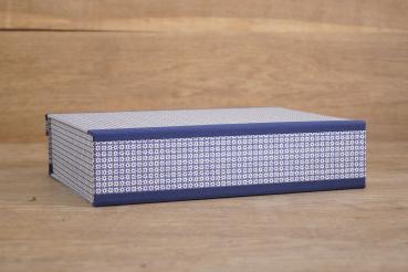 Blue order badge with magnetic closure
